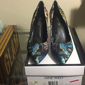Nine West Floral Pump